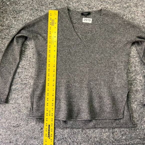 Aritzia Babaton Sweater Womens Small Side Slit V-Neck Long Sleeve Knit - Picture 8 of 8